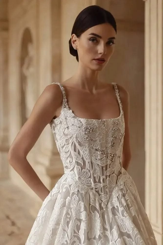 Elegant Ivory Spaghetti Strap Wedding Dress Beaded Lace Appliques Dress M007