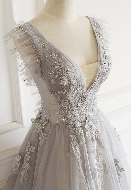 Robe de soirée grise en tulle et dentelle à col en V M821