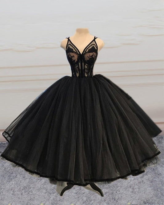 Robe de bal mi-longue à col en V et appliques en dentelle M5147