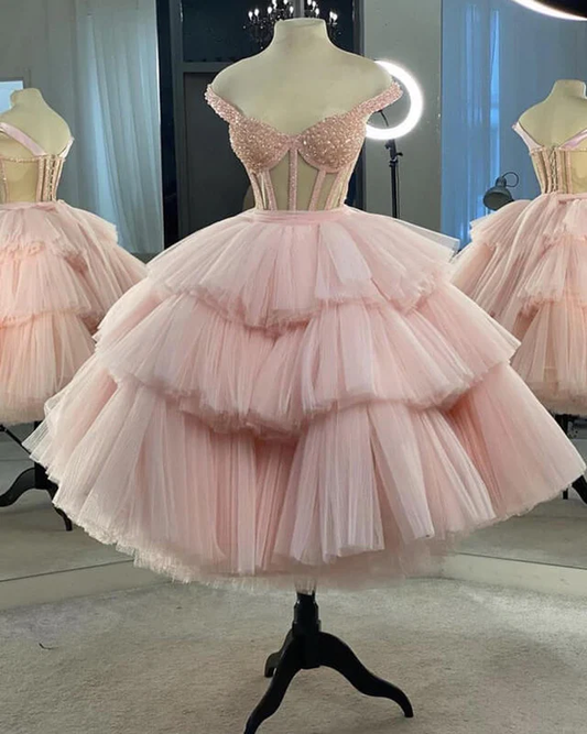 Robe de bal en tulle à volants et corset perlé M5942