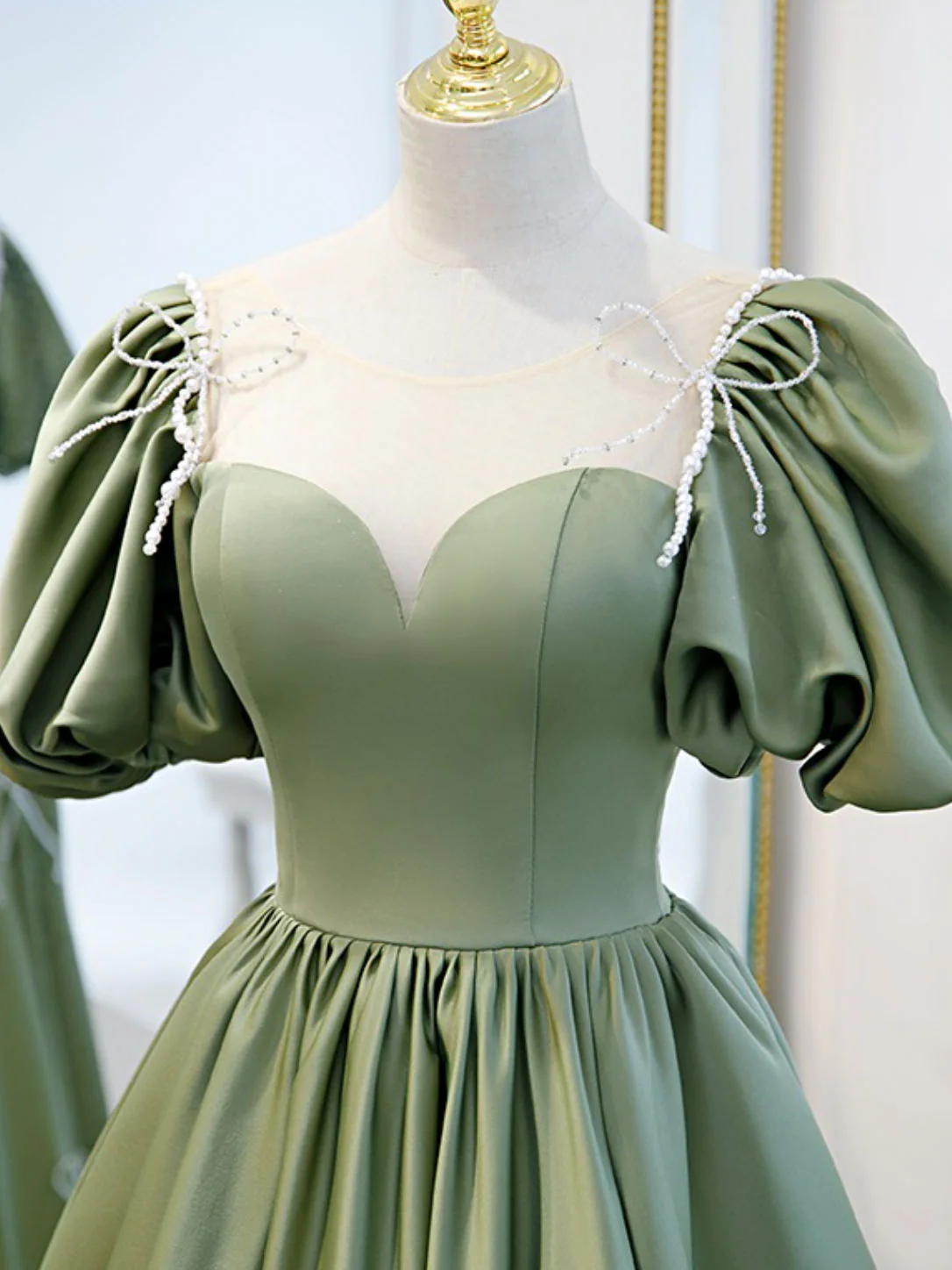 Retro Green Sweetheart Short-sleeved Lace-up Design A-line Satin Party Dress Homecoming Dress D1558