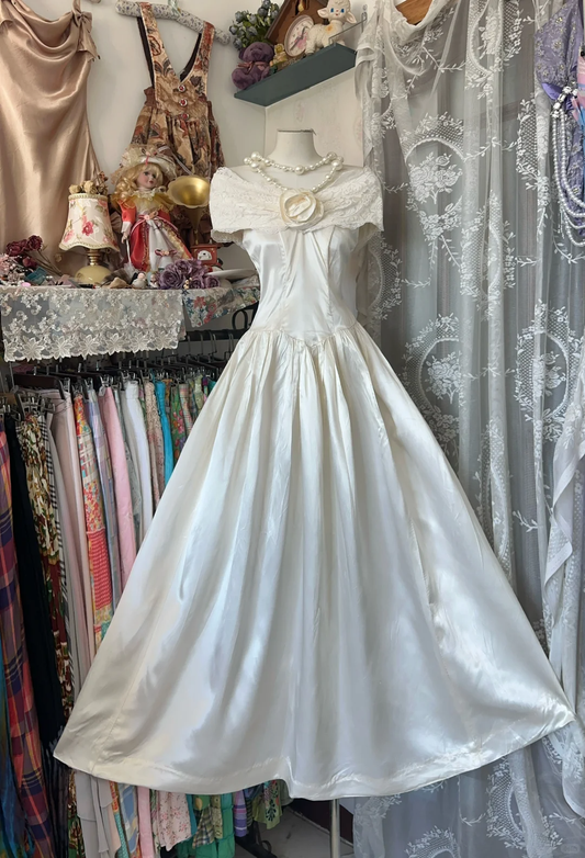Vintage Ivory Off-the-shoulder Elegant A-Line Satin Long Evening Dress Prom Dresses D1673