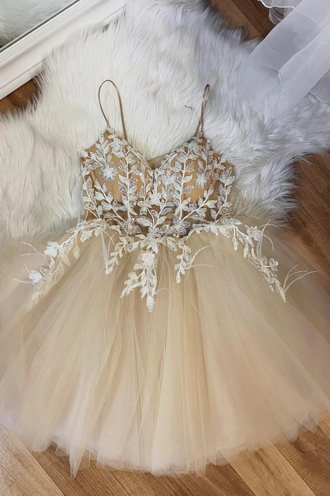 Charming Homecoming Dress Spaghetti Straps Lace Applique Prom Dress Back to School Outfits Party Dress  D6108