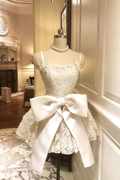Chic Homecoming Dress Spaghetti Straps Lace Bowknot Beaded Applique Short Prom Dress Back to School Outfits Party Dress  D6032