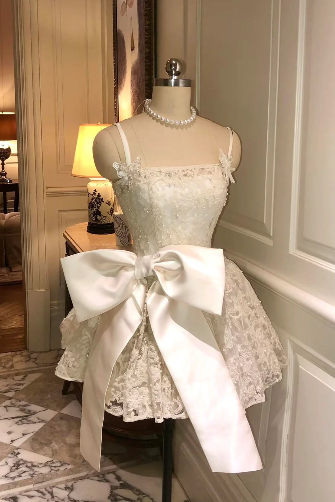 Chic Homecoming Dress Spaghetti Straps Lace Bowknot Beaded Applique Short Prom Dress Back to School Outfits Party Dress  D6032
