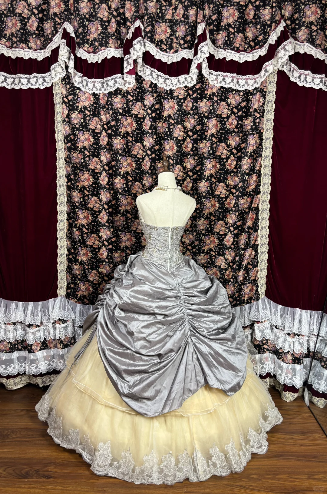 Retro Silvery Strapless Sequin A-Line Satin Quinceanera Dresses Sweet 16 Birthday Ball Gowns, D1425