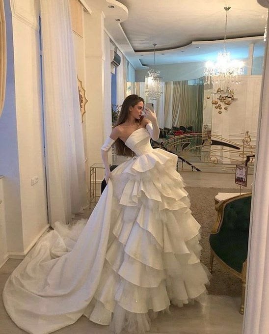 Elegant Wedding Dress Strapless Pleated Cascade Tulle Wedding Dress D7235