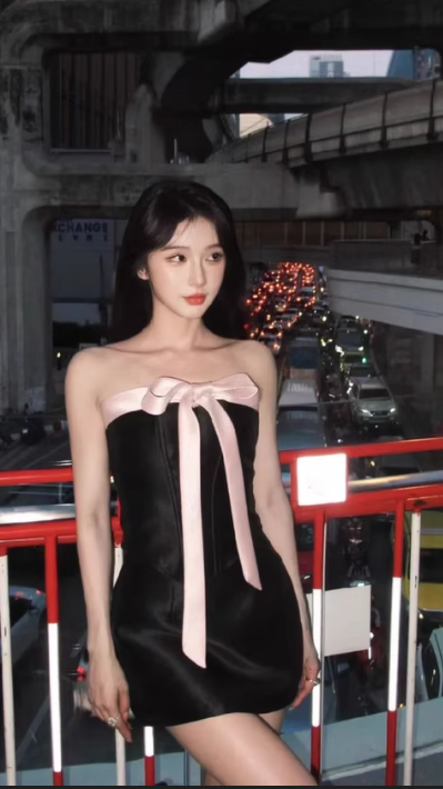 Elegant Satin Strapless High Waist Short Homecoming Dress Sweet 16 Birthday Party Dress with Bow D1733