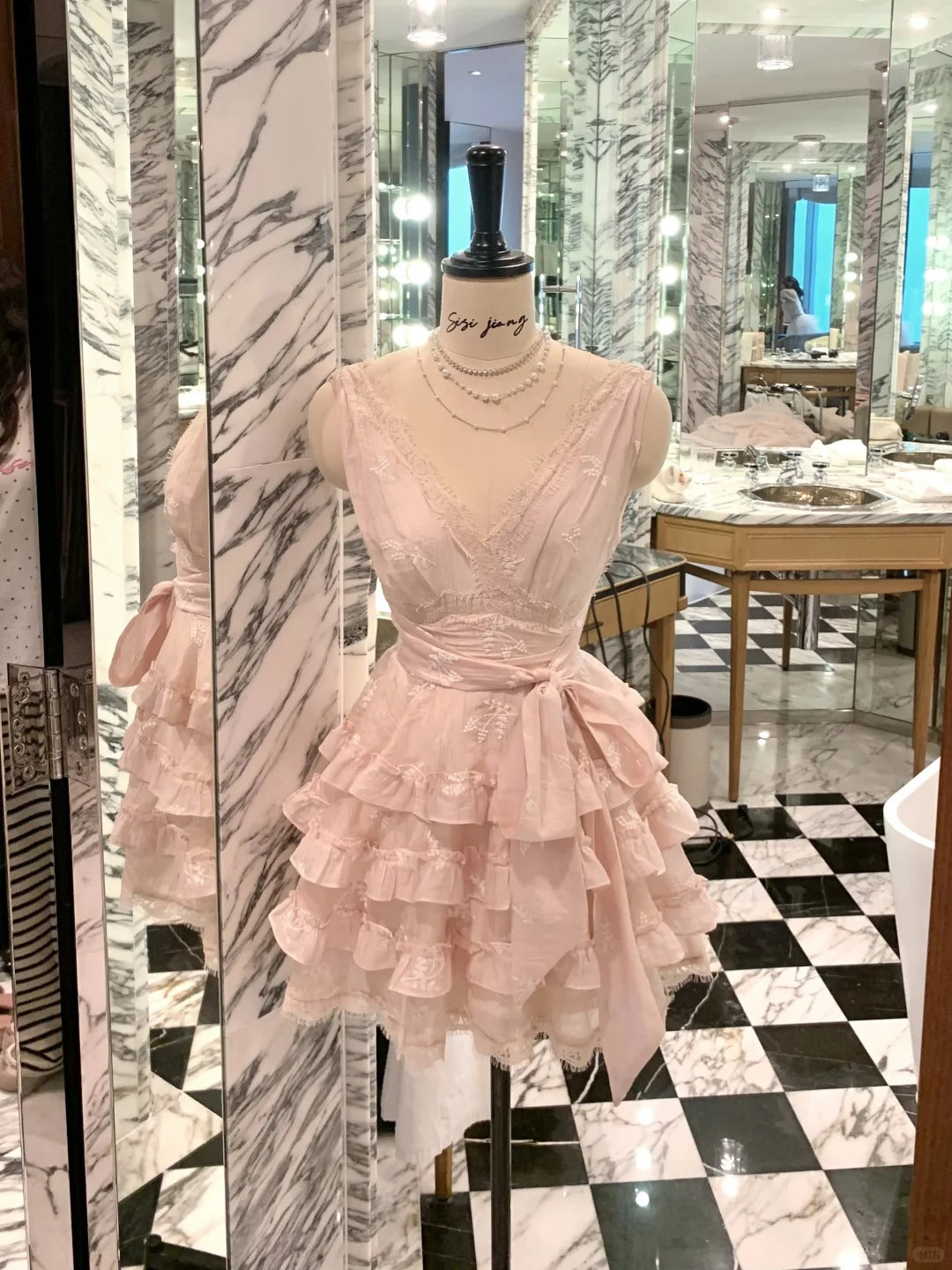 Sweet Homecoming Dress V Neck Cascade Dress Back to School Outfits Party Dress  D6386