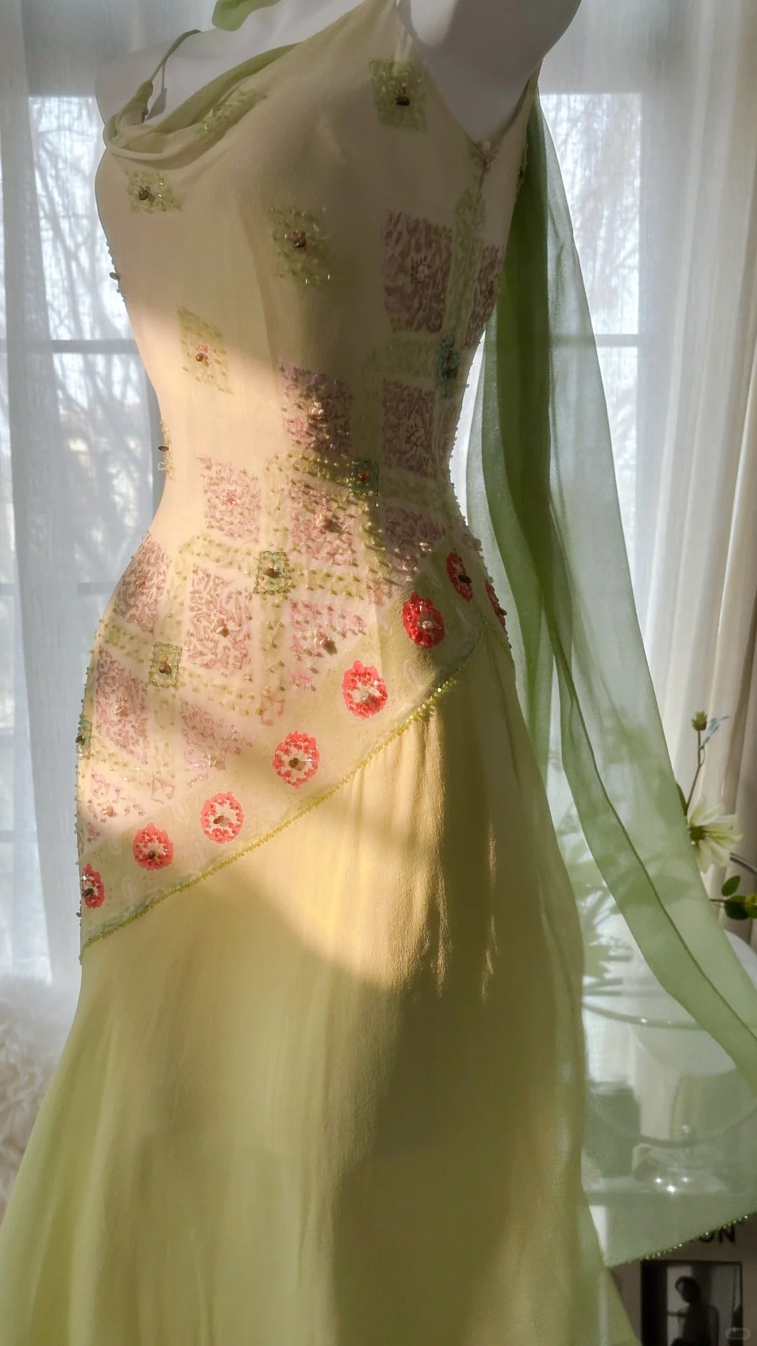 Stunning Homecoming Dress Spaghetti Strap Applique Tulle Beaded Dress Back to School Outfits Party Dress  D6424