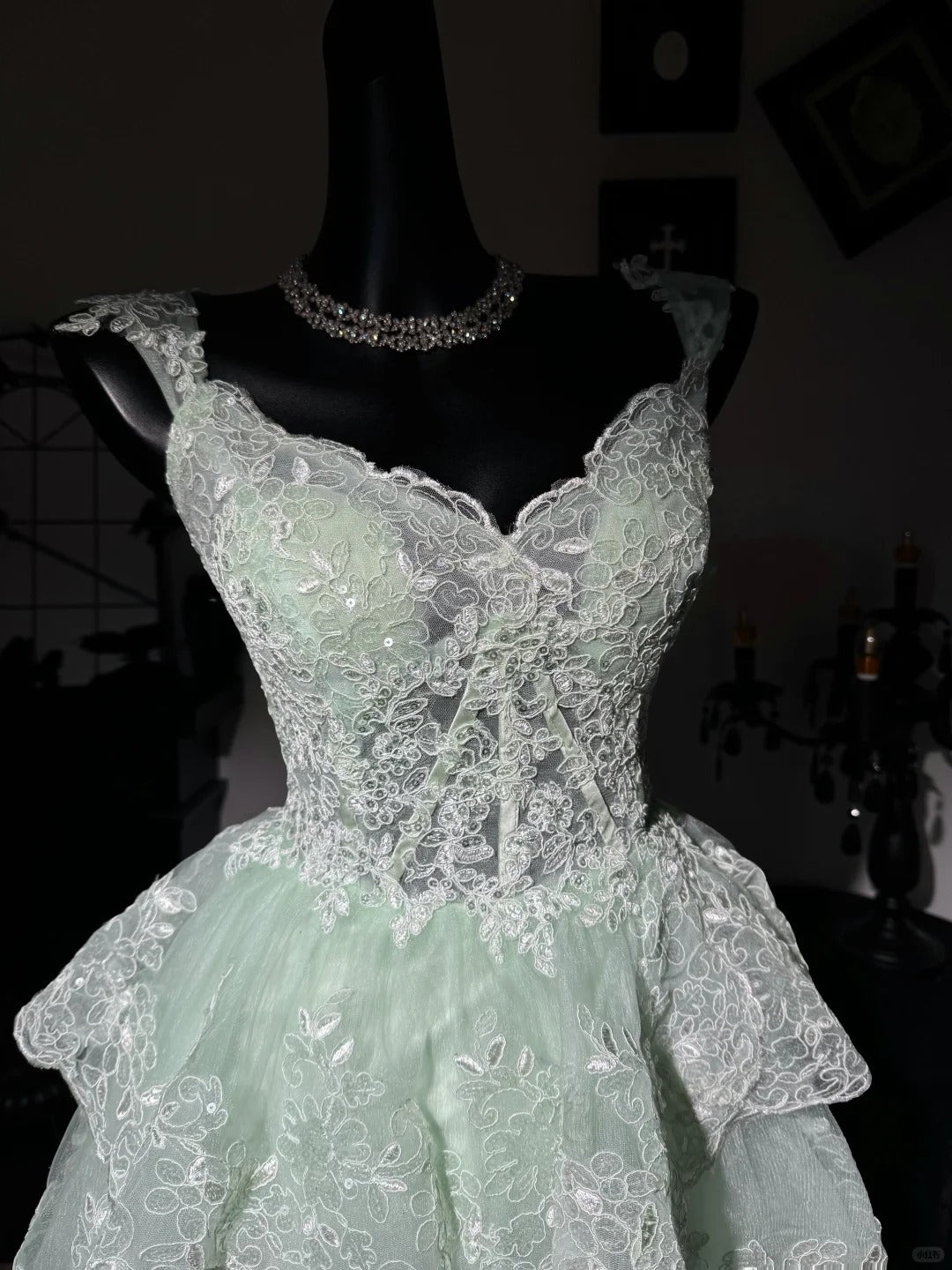 New Homecoming Dress V Neck Lace Applique Cascade Back to School Outfits Party Dress D7571