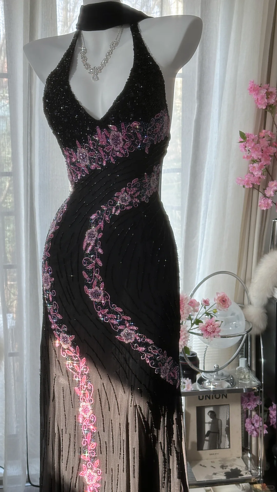 Retro Black V-neck Applique Design Romantic Chiffon Evening Dress Prom Dress  D1509