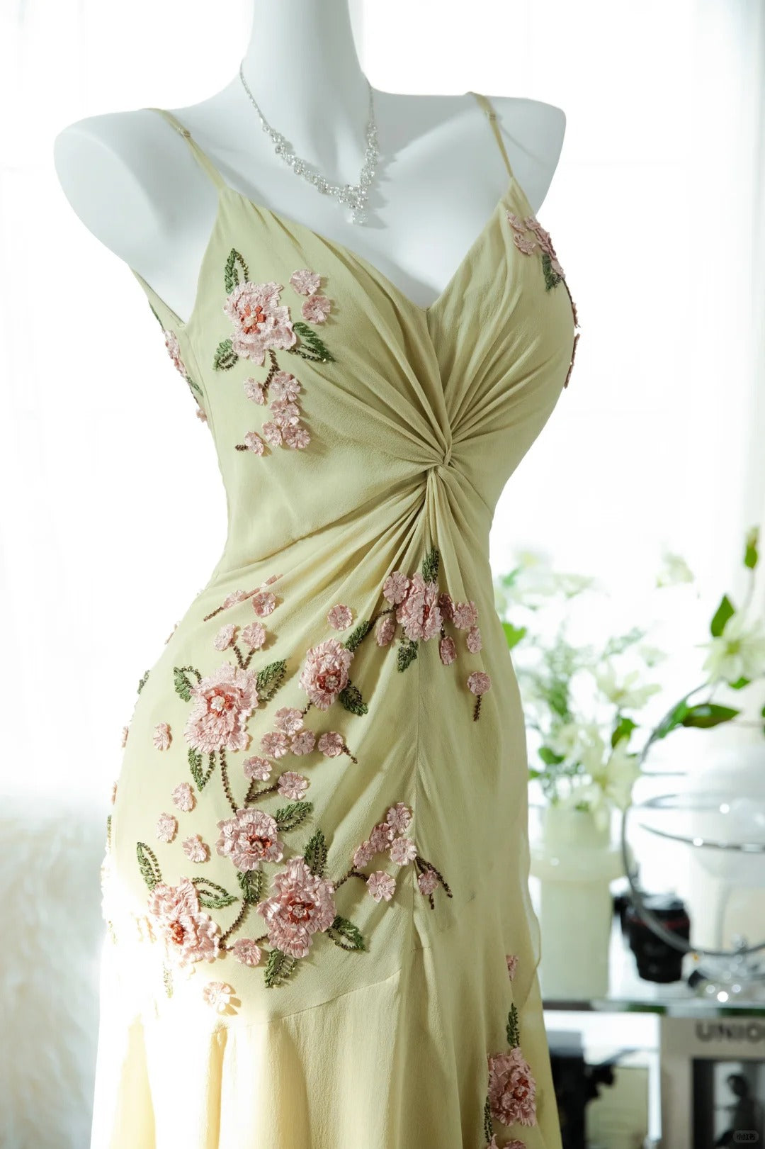 Stunning Homecoming Dress Spaghetti Strap Applique Backless Dress Back to School Outfits Party Dress  D6423