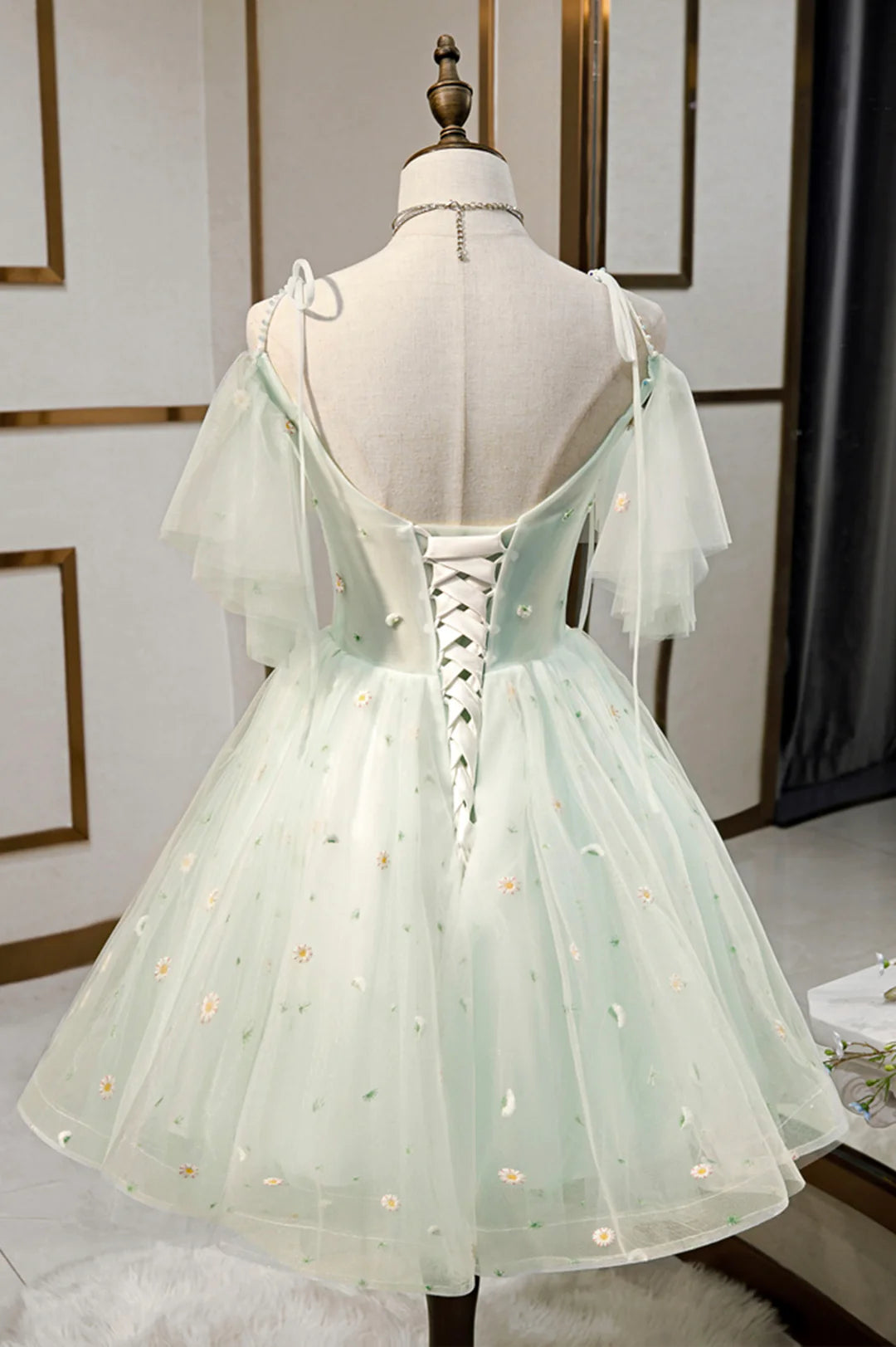 Elegant Homecoming Dress Spaghetti Straps Tulle Flowers Beaded Prom Dress Back to School Outfits Party Dress  D6109