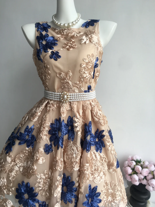 Retro Floral Applique Pearl Belt Design A-line Elegant Homecoming Dress Birthday Dress Party Dress D1655