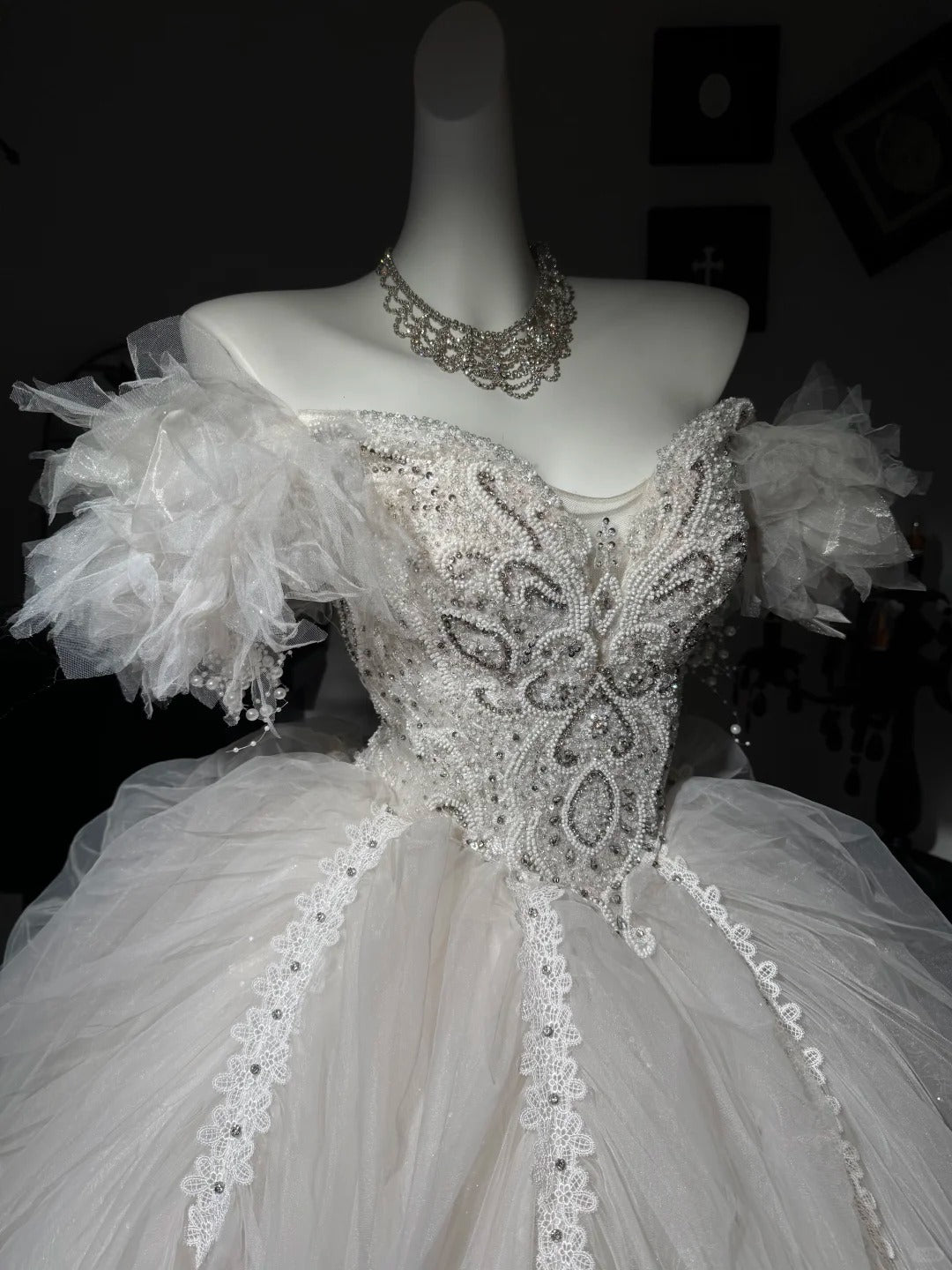 New Homecoming Dress Off the Shoulder Tulle Sequins Bead Flower Applique Pearl Rinestone Ball Gown Back to School Outfits Party Dress Birthday Dress Wedding Dress D7549