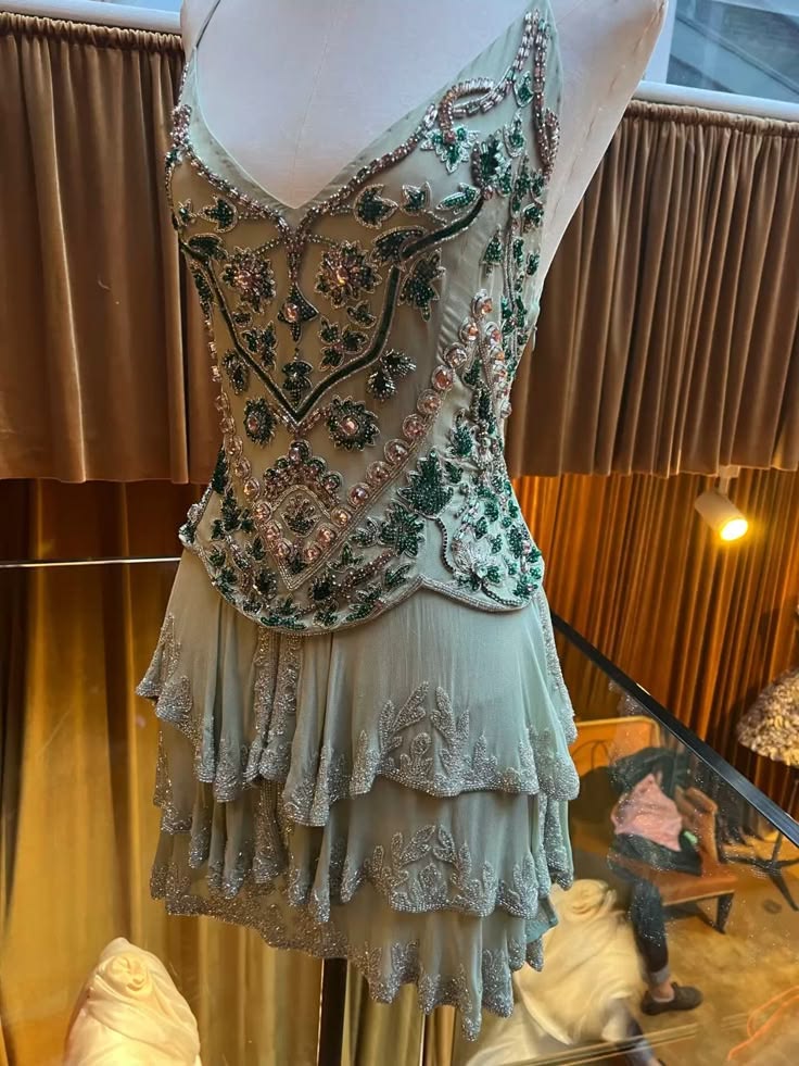 Beautiful Homecoming Dress V Neck Rinestone Applique Cascade Back to School Outfits Party Dress D7134
