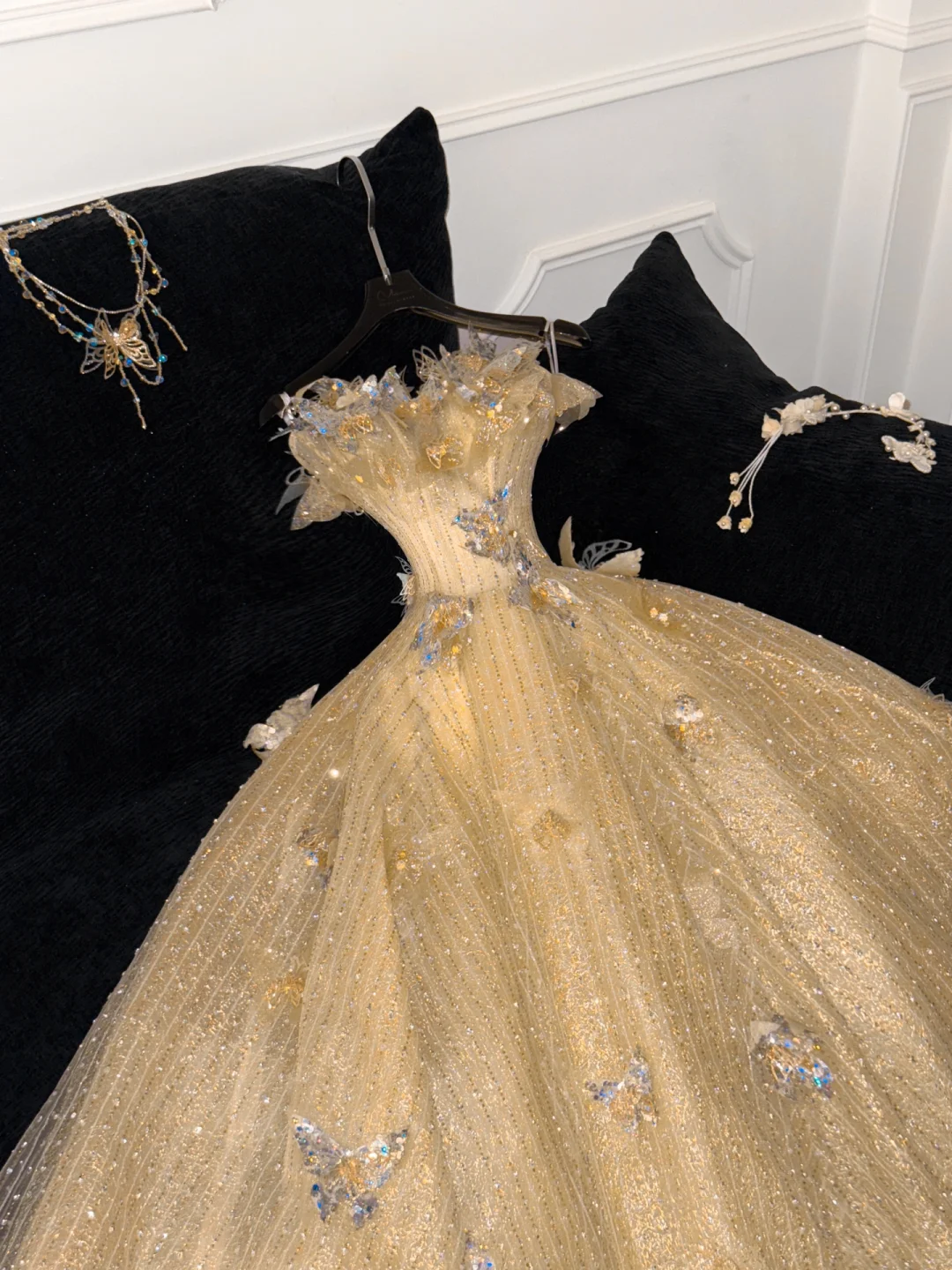 Gorgeous Shiny Yellow Sequin Beaded 3D Butterflies A-Line Floor-length Evening Dress Prom Dresses D1665