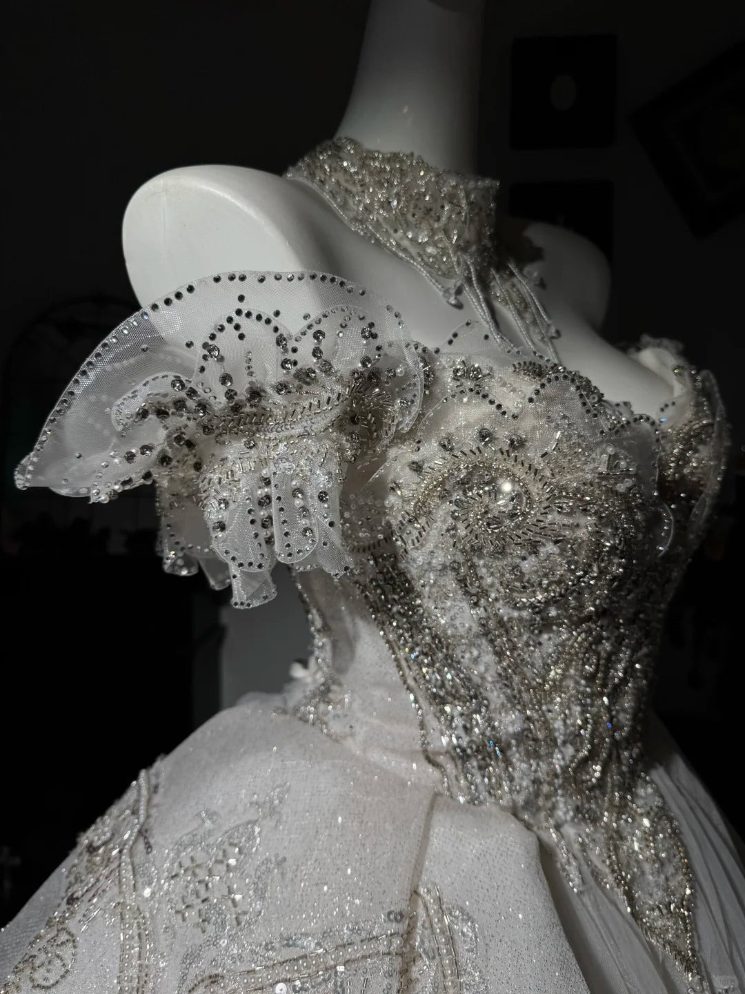 New Homecoming Dress Off the Shoulder Tulle Sequins Bead Applique Hi-Lo Pearl Rinestone Ball Gown Back to School Outfits Party Dress Birthday Dress Wedding Dress D7547