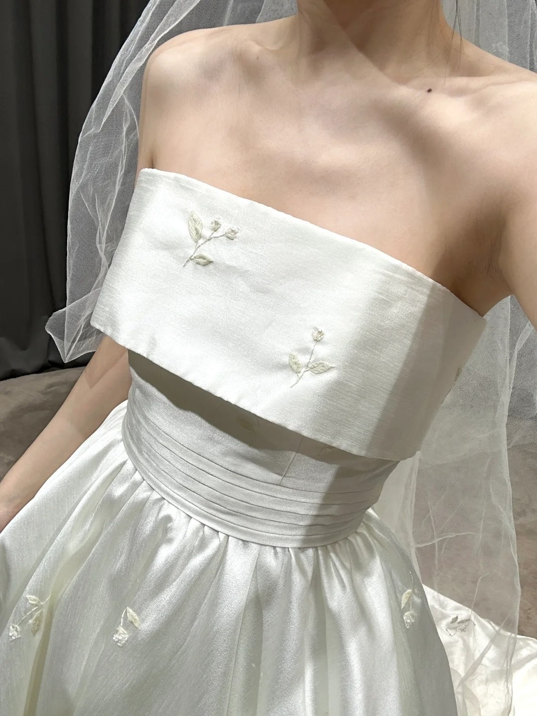 Minimalist Wedding Dress Strapless Pleated Wedding Dress   D4605