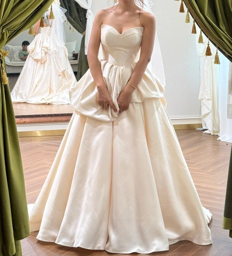 Pretty Wedding Dress Satin Sweetheart Pleated Wedding Dress   D4607