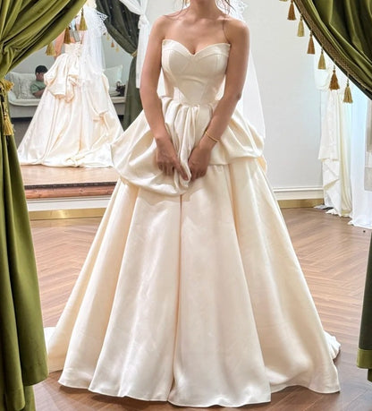 Pretty Wedding Dress Satin Sweetheart Pleated Wedding Dress   D4607