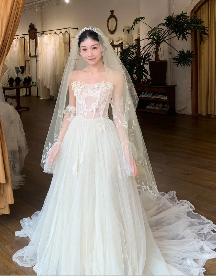 New Arrival Wedding Dress Strapless Pleated Tulle Wedding Dress   D4620