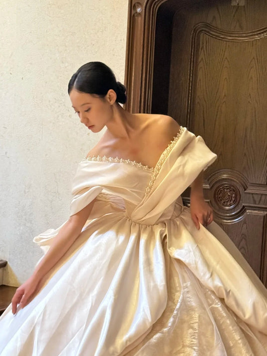 Pretty Wedding Dress Off Shoulder Pleated Wedding Dress   D4624