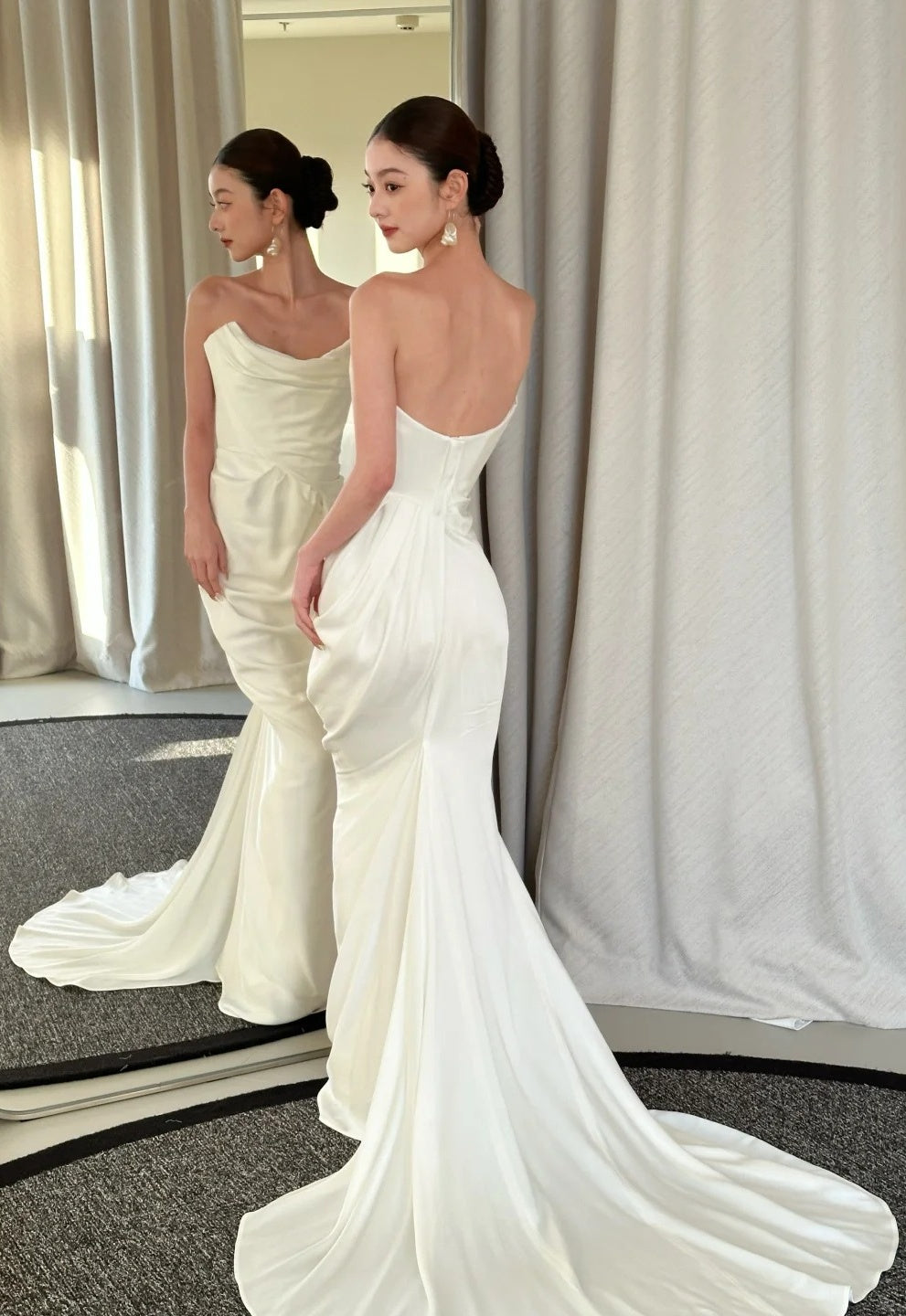 Minimlaist Wedding Dress Strapless Pleated Mermaid Wedding Dress   D4625