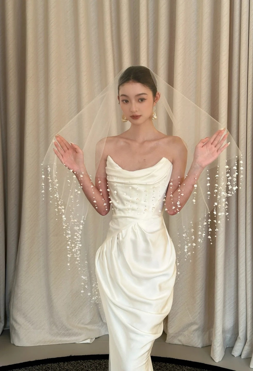 Minimlaist Wedding Dress Strapless Pleated Mermaid Wedding Dress   D4625