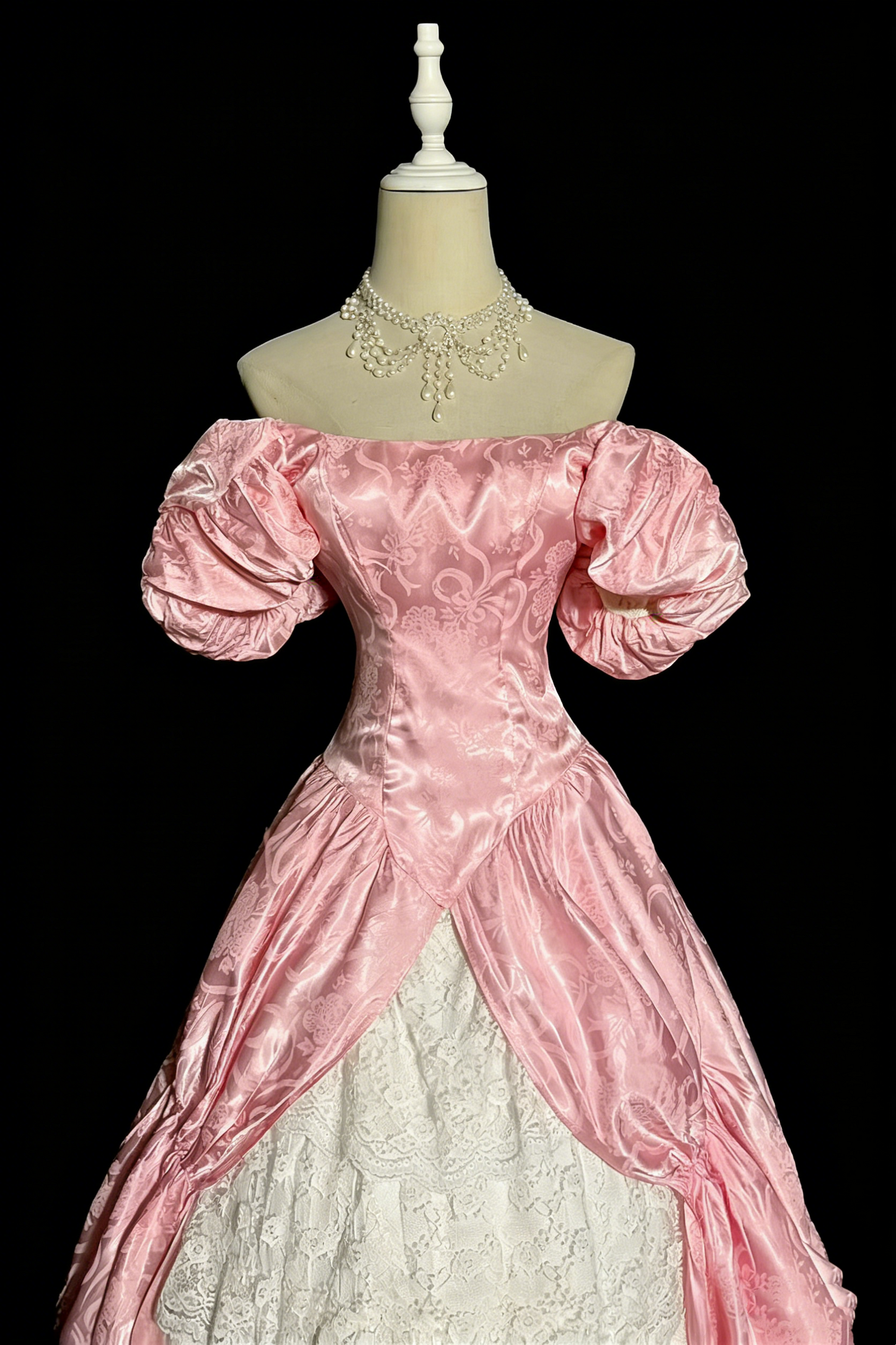 Atemberaubendes hellblaues Abendkleid aus plissiertem Tüll mit V-Ausschnitt, ideal für Quinceañera und Ball (Modell D4654)