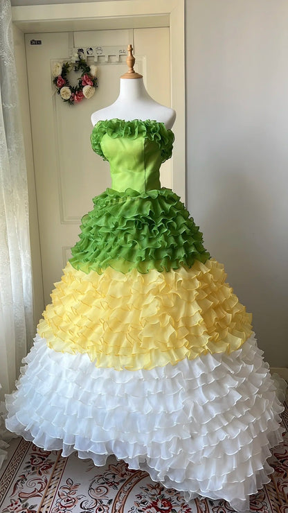 Atemberaubendes hellblaues Abendkleid aus plissiertem Tüll mit V-Ausschnitt, ideal für Quinceañera und Ball (Modell D4654)