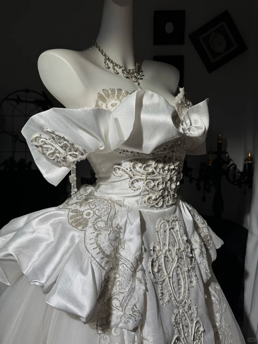 New Homecoming Dress Off the Shoulder Tulle Sequins Bead Bowknot Applique Hi-Lo Pearl Rinestone Ball Gown Back to School Outfits Party Dress Birthday Dress Wedding Dress D7548
