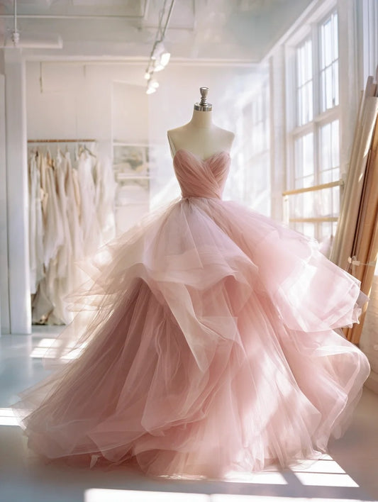 Atemberaubendes hellblaues Abendkleid aus plissiertem Tüll mit V-Ausschnitt, ideal für Quinceañera und Ball (Modell D4654)