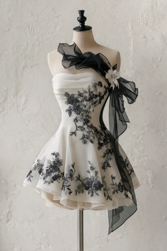 2026 A Line Homecoming Dress Strapless Pleated Short Back to School Prom Dress Birthday Party Outfits  D4770