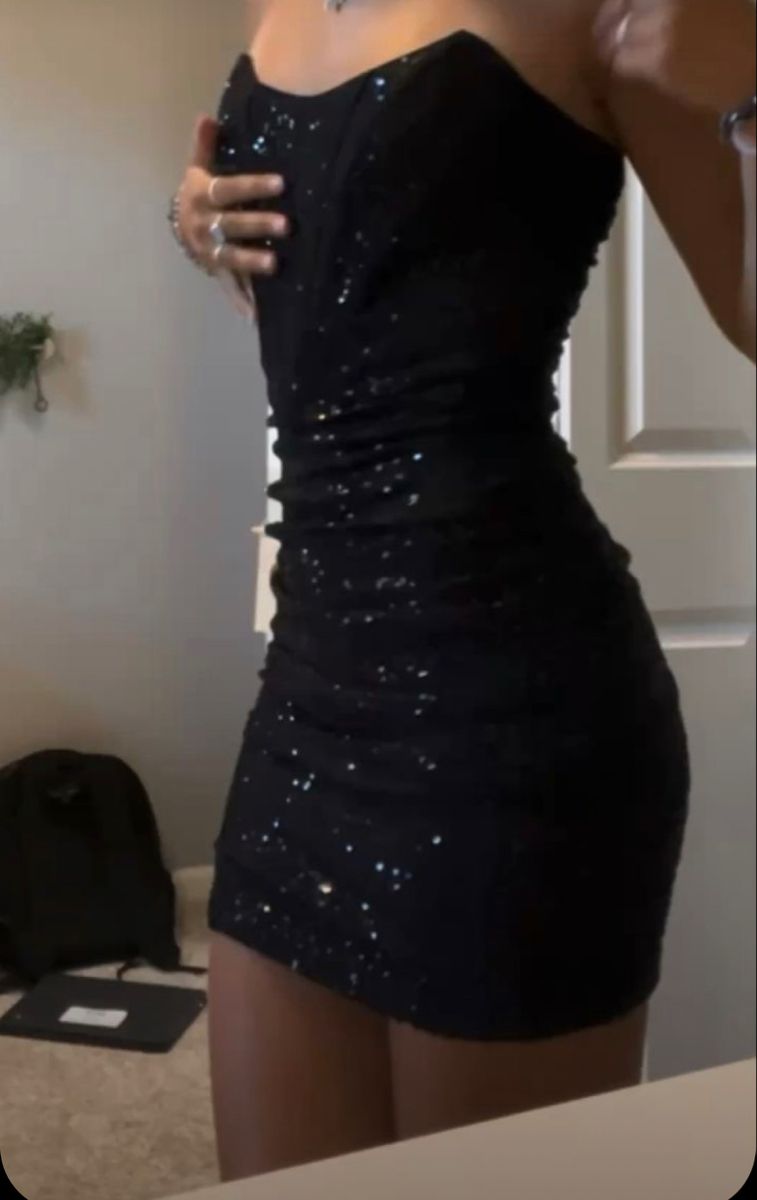 Charming Homecoming Strapless Balck Sequins Hugging Back to School Outfits Party Dress D6717
