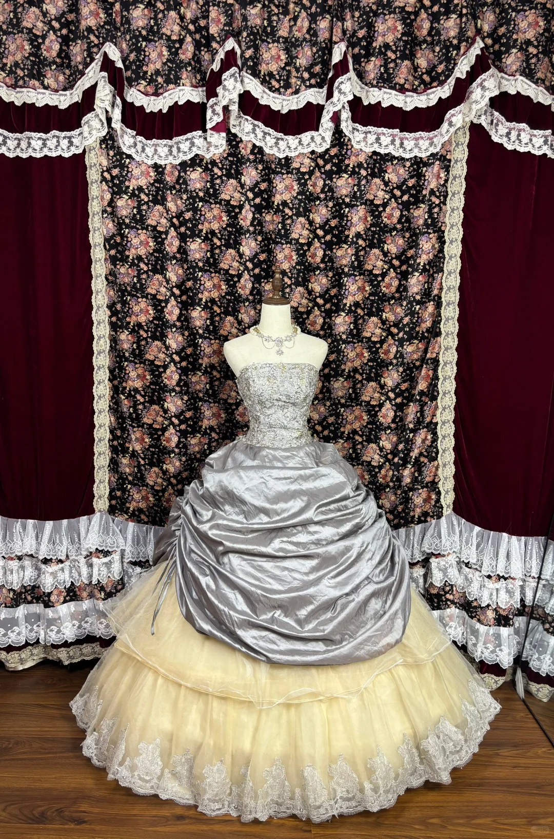 Retro Silvery Strapless Sequin A-Line Satin Quinceanera Dresses Sweet 16 Birthday Ball Gowns, D1425