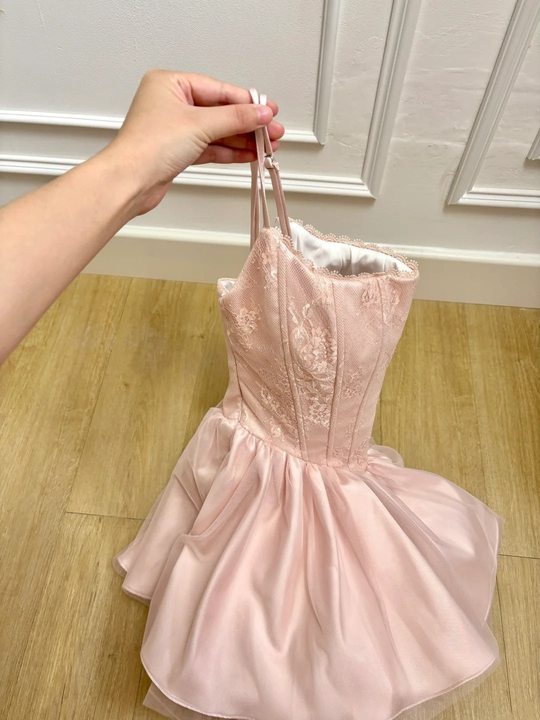 Robe de soirée courte plissée à bretelles spaghetti, tenue de soirée d'anniversaire, robe de cocktail D3339