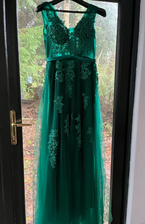 Stunning Prom Dress Dark Green V-neck Pleated Tulle Long Gala Gown Evening Dress Party Outfits      D5013