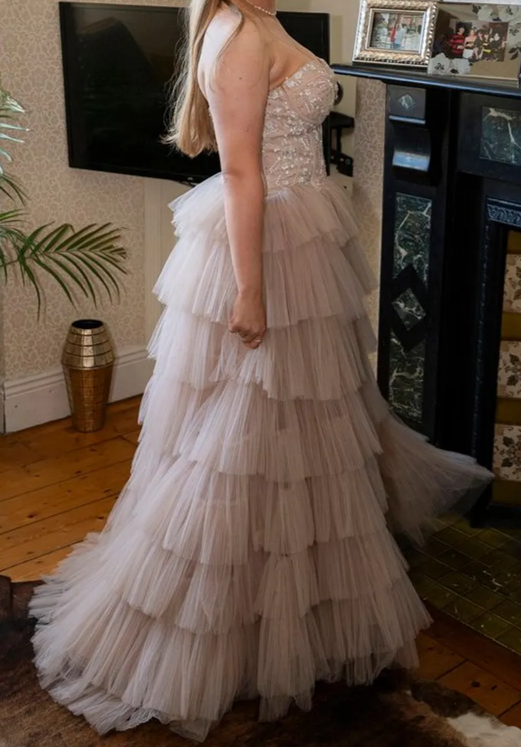 Delicate Prom Dress Sweetheart Pleated Tulle Long Gala Gown Evening Dress Party Outfits      D5017