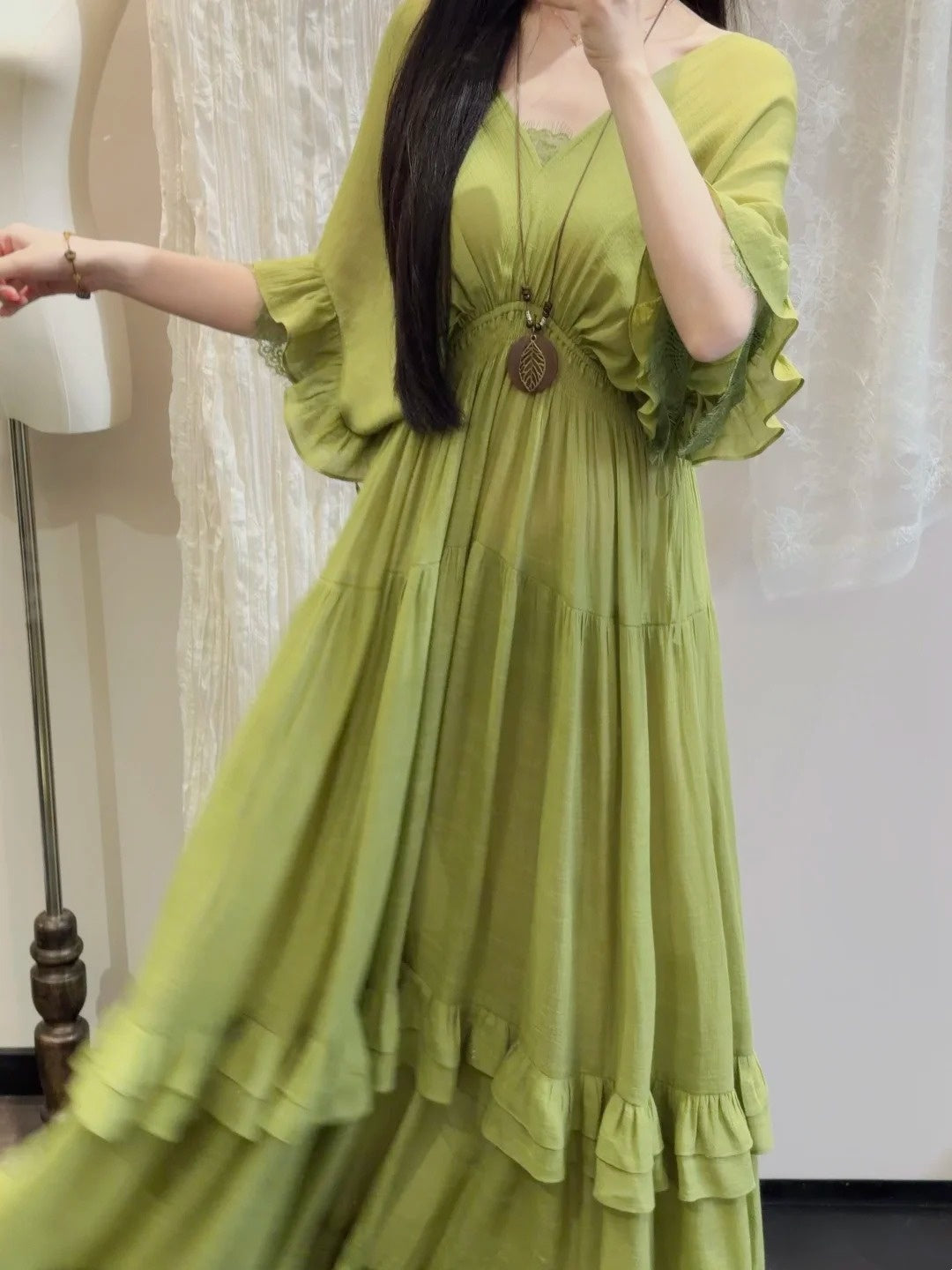 Beauty Prom Dress Green V-neck Pleated Gala Gown Evening Dress Party Outfits      D5032