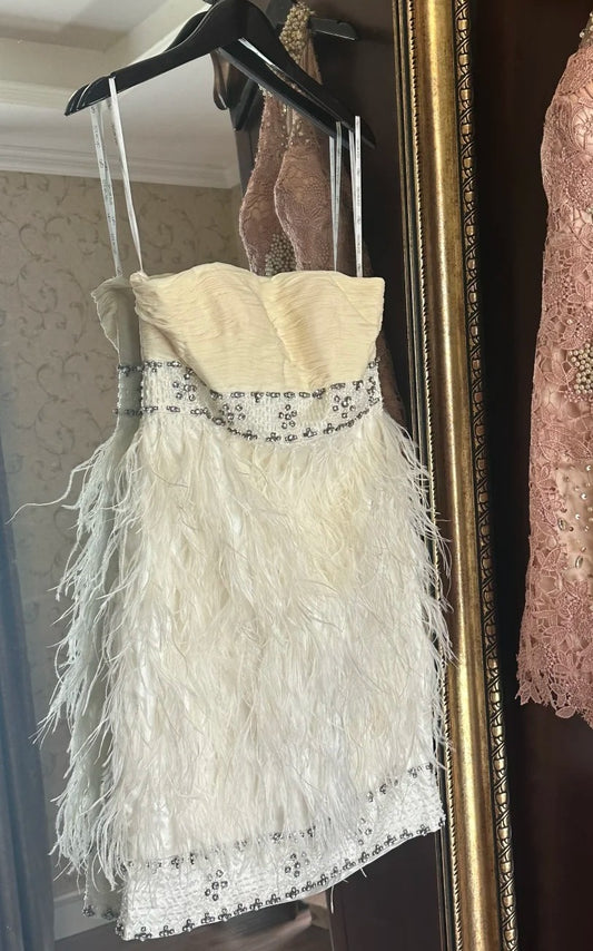 Charming Homecoming Dress Strapless Feather Short Prom Dress Back to School Outfits Graduation Dress  D5145