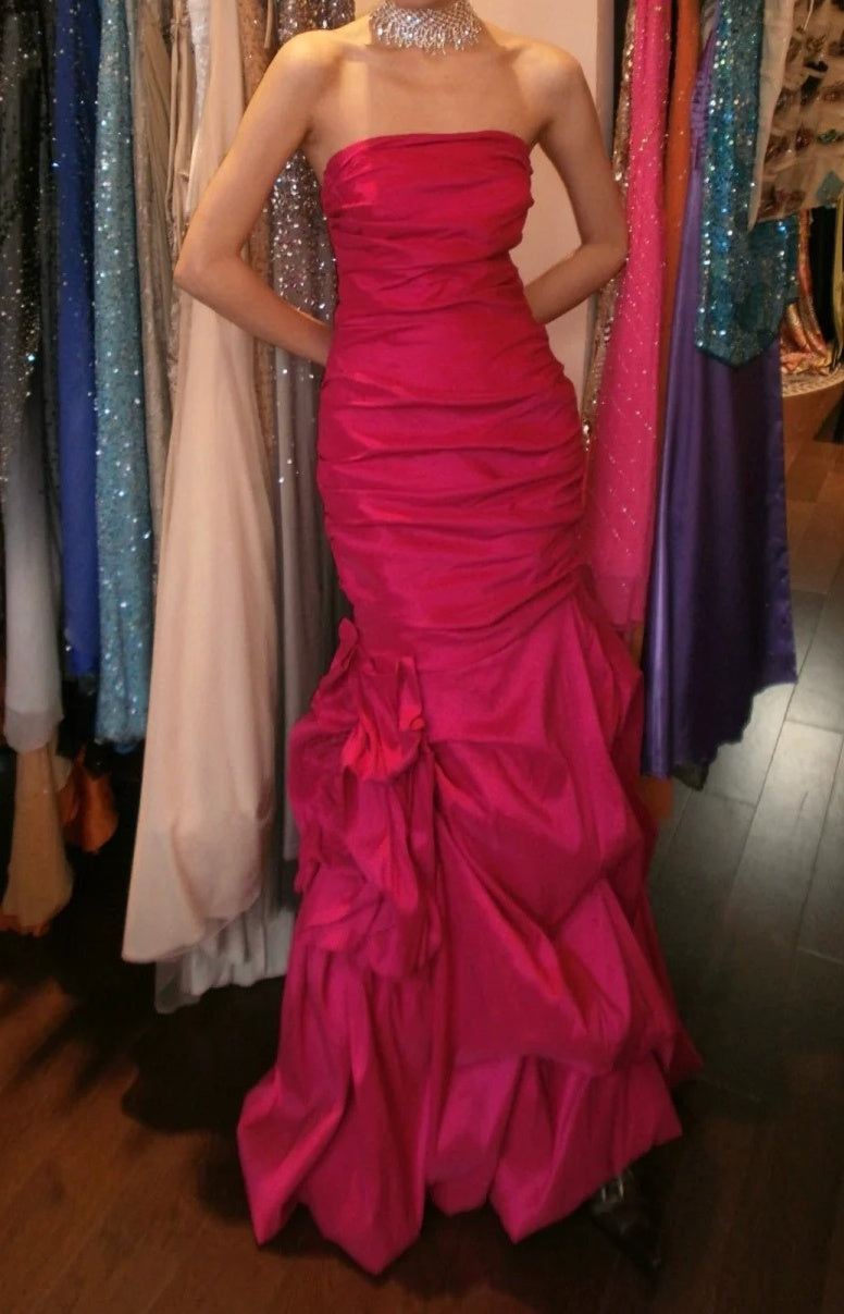 Elegant Prom Dress Rose Red Strapless Pleated Mermaid Gala Gown Formal Evening Dress Graduation Dress    D5203