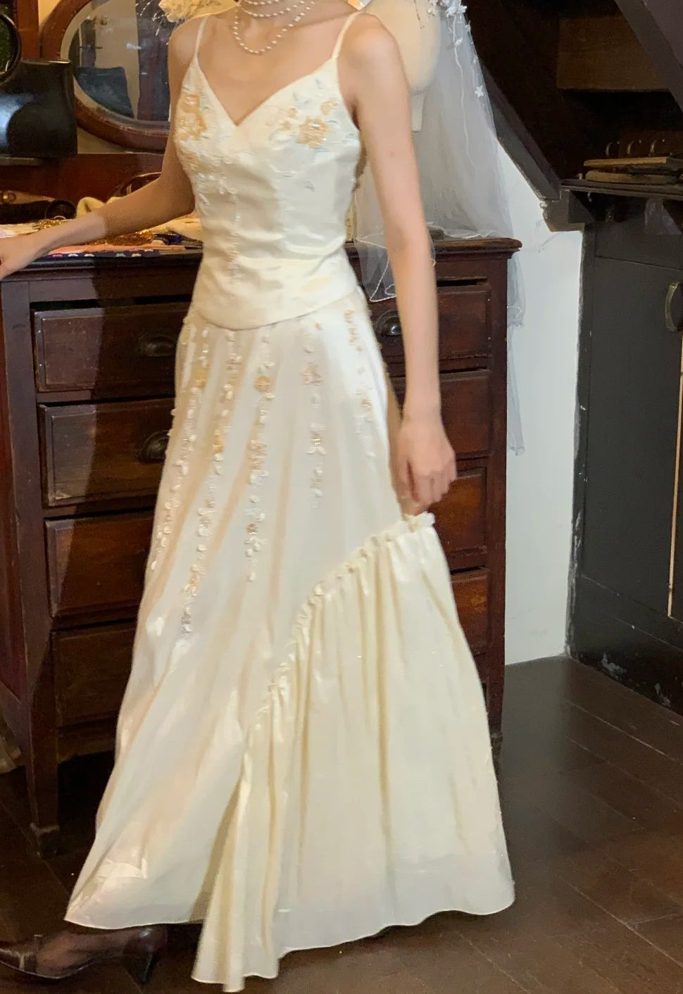 Elegant 90s Wedding Dress Spaghetti Straps Floral Pleated Wedding Dress  D5219