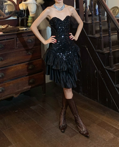 Beauty Homecoming Dress Black Sweetheart Pleated Short Prom Dress Back to School Outfits Graduation Dress  D5255