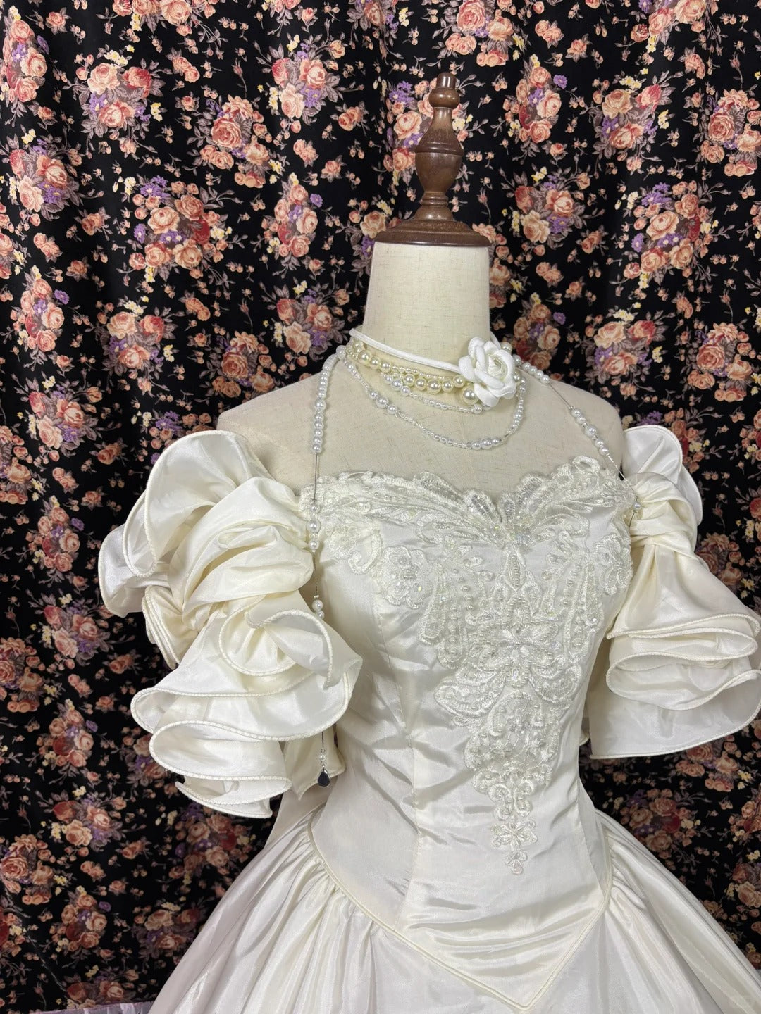 Retro Beige Off-the-shoulder A-Line Satin Quinceanera Dresses Evening Ball Gowns, D1333
