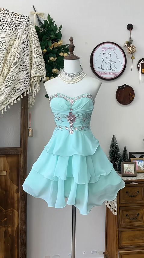 Vintage Sweetheart Beaded Design A-line Elegant Chiffon Strapless Homecoming Dress Party Dress D1648