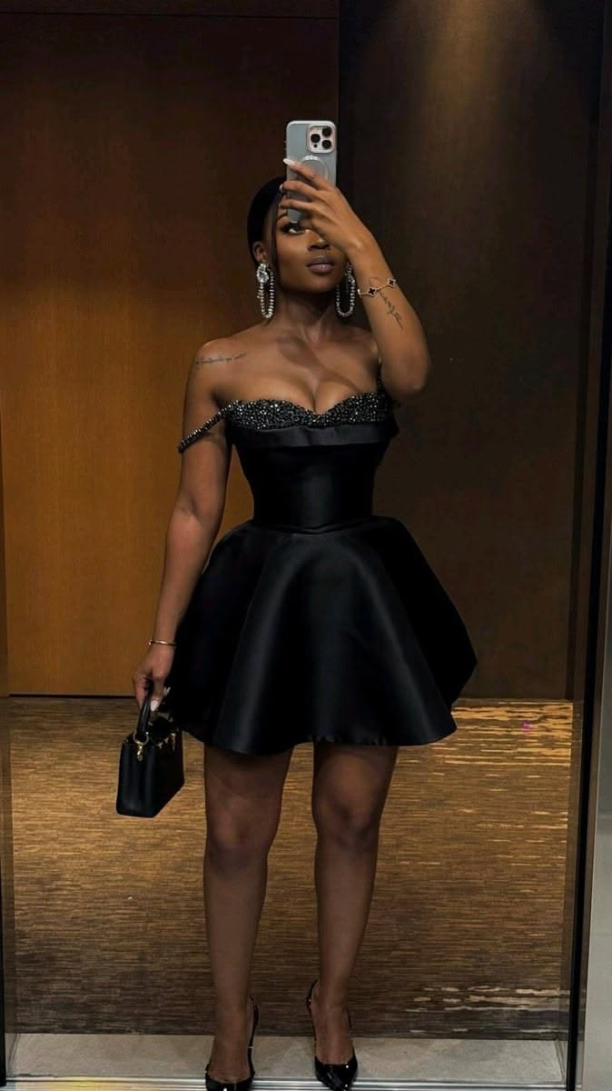 Stunning Homecoming Dress Off the Shoulder Rinestone Black Back to School Outfits Party Dress D6840