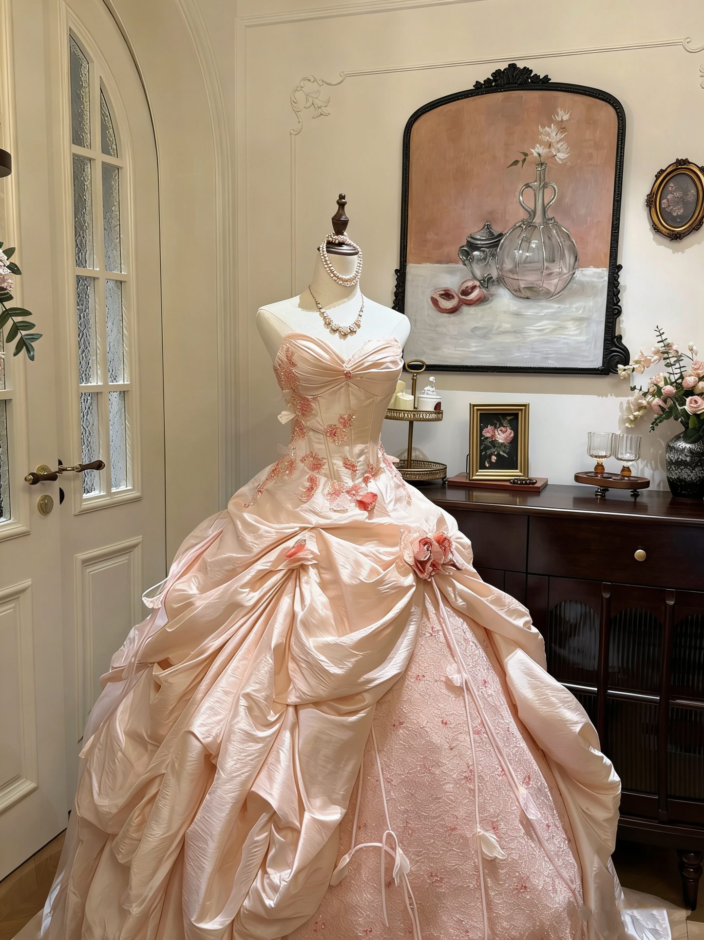 Atemberaubendes hellblaues Abendkleid aus plissiertem Tüll mit V-Ausschnitt, ideal für Quinceañera und Ball (Modell D4654)