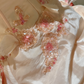 Atemberaubendes hellblaues Abendkleid aus plissiertem Tüll mit V-Ausschnitt, ideal für Quinceañera und Ball (Modell D4654)